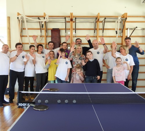 Члены семей дипломатического экономического клуба приняли участие в турнире по настольному теннису в спортивном клубе Булдури, Юрмала